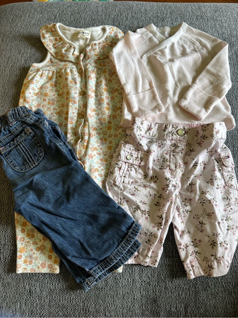 baby girl tommy hilfiger bundle 6-12 months - 4 pieces